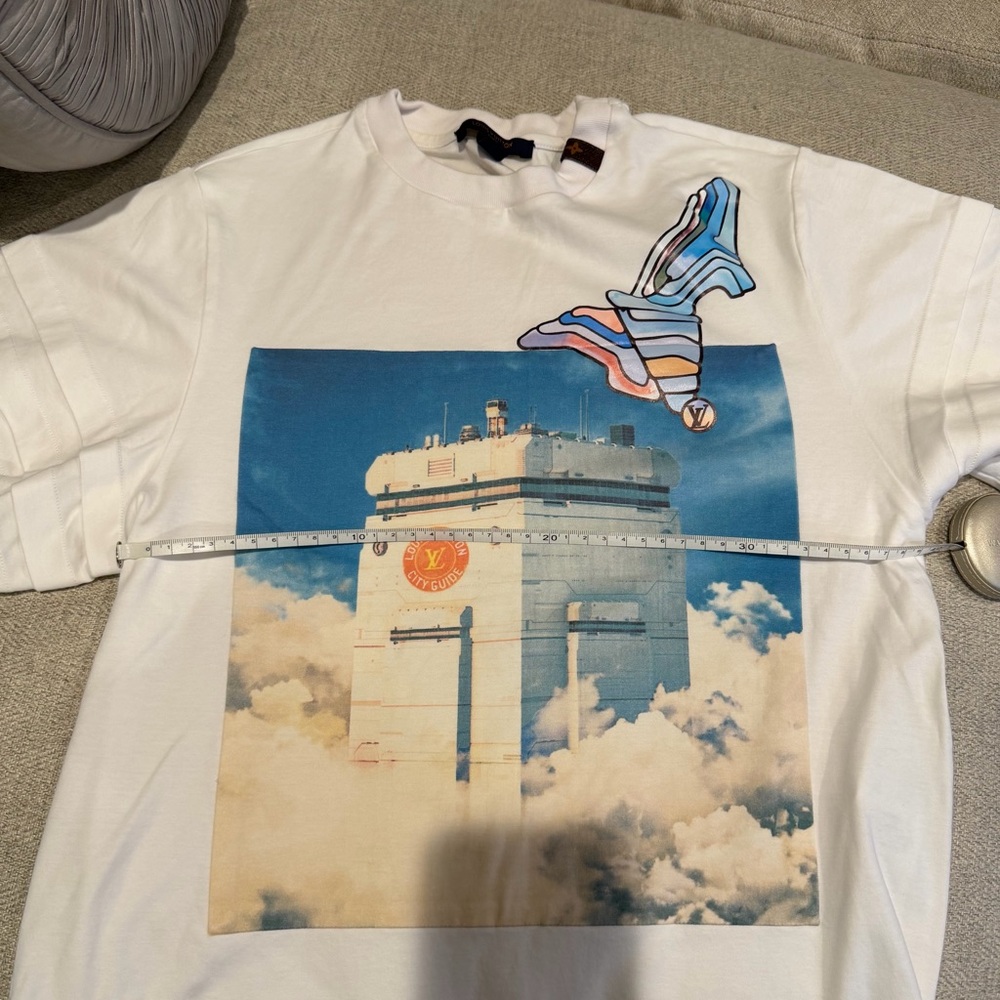 Louis Vuitton White Graphic Short Sleeve Tee - Picture 14 of 14